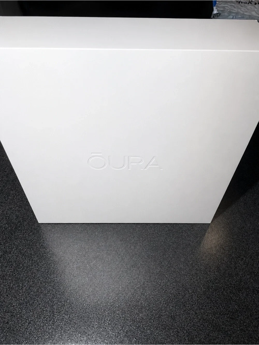 ŌURA Ring Gen 4, Silver, Sz 8 - w Charger & Dock